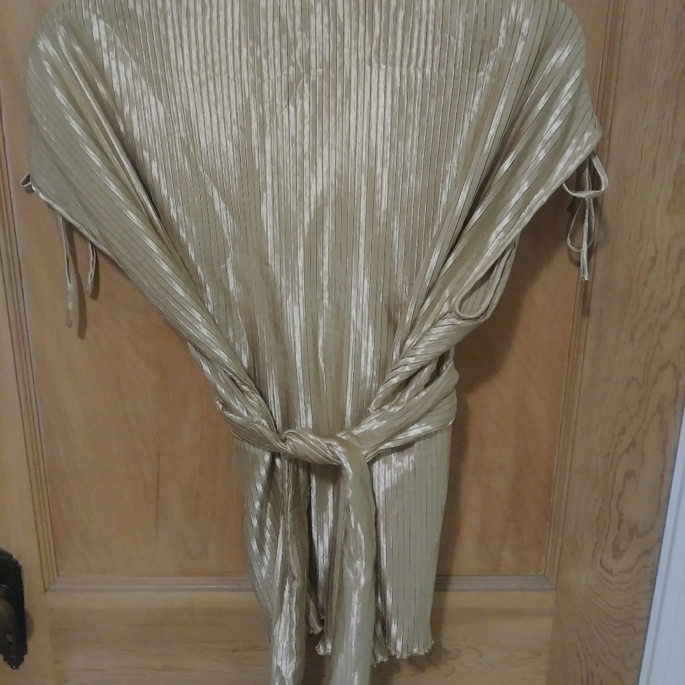 Top - Picture 3 of 3
